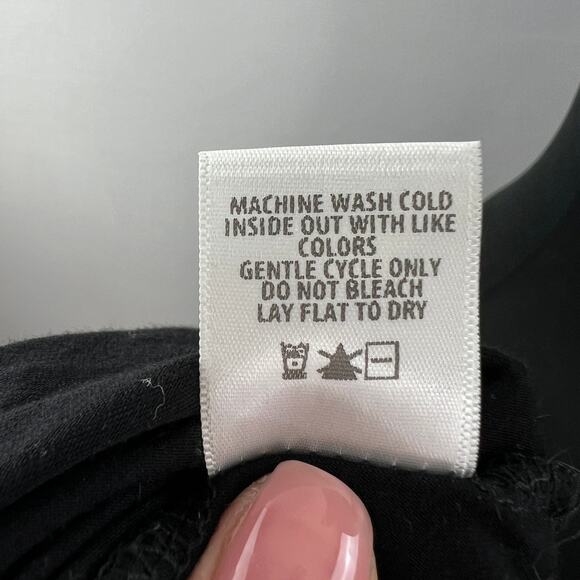 FEEL THE PIECE by Terre Jacobs Black V-Neckline Short Sleeve Casual T-Shirt M/L - Picture 8 of 8